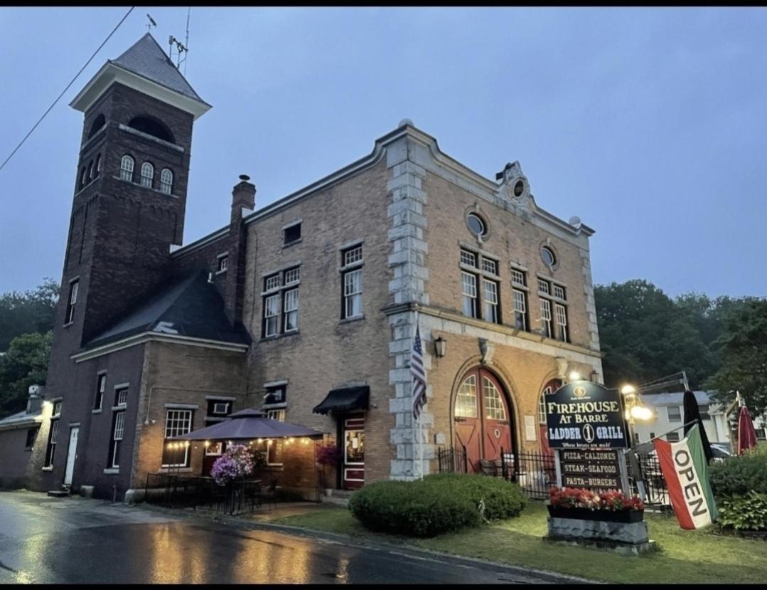 Firehouse Inn Barre Exterior photo